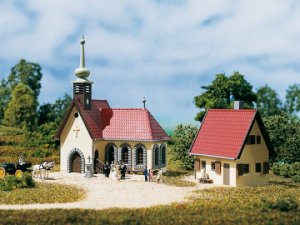 Auhagen Dorfkirche mit Pfarrhaus N