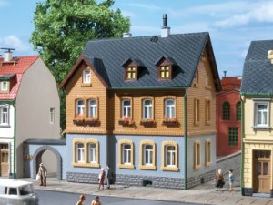 Auhagen Werkswohnhaus H0/TT